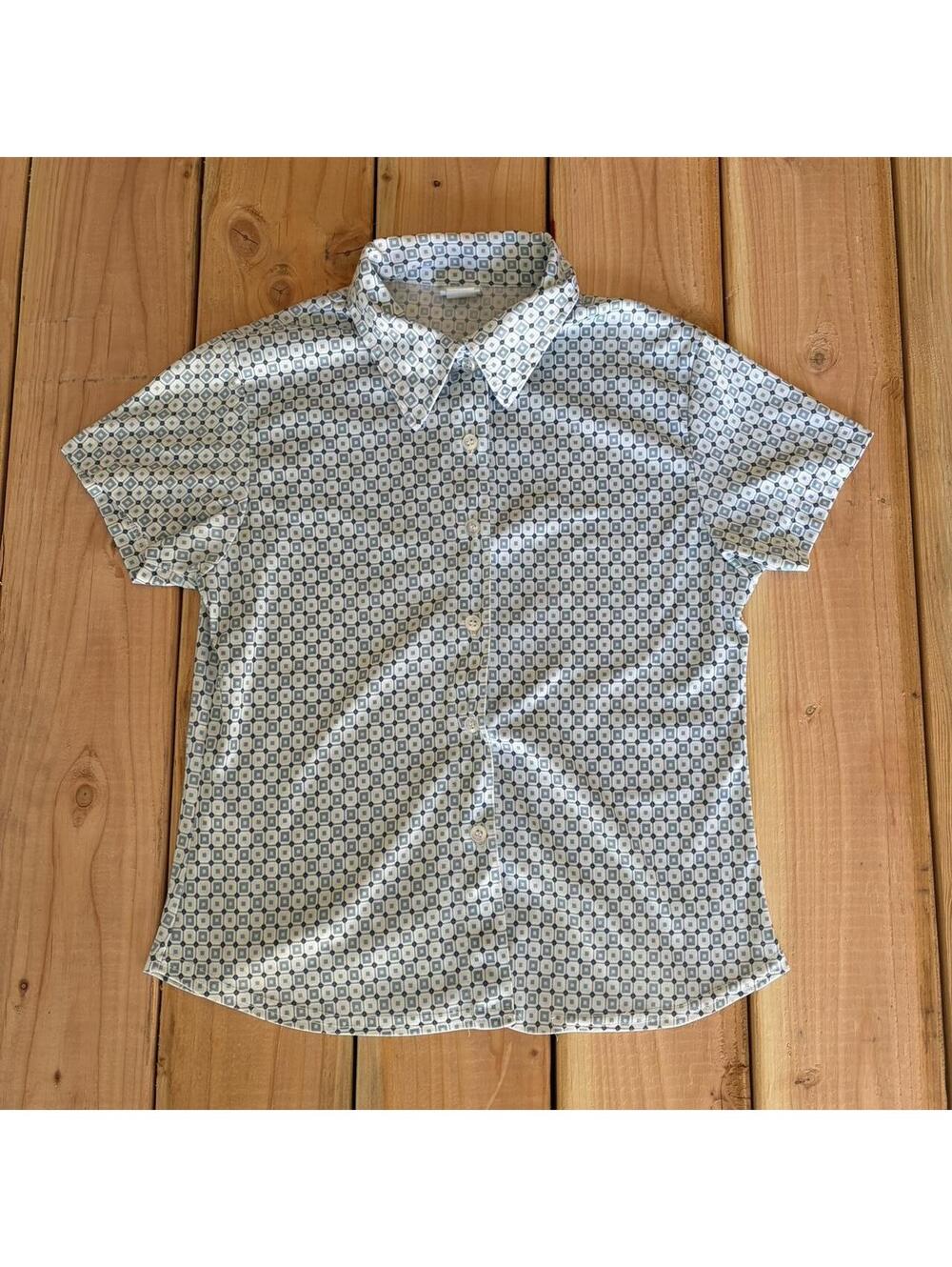 90’s womens tilt button up polo lightweight patterned